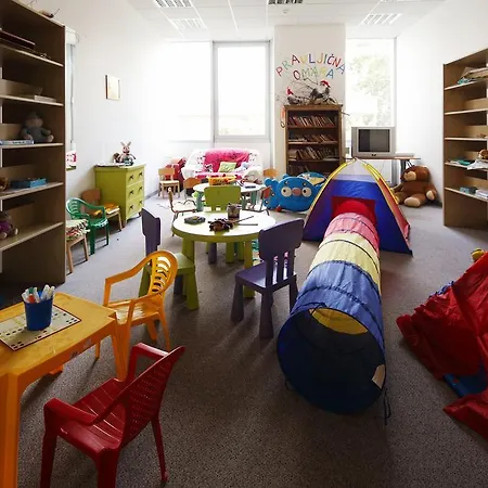 ホテル - Sava & 4*